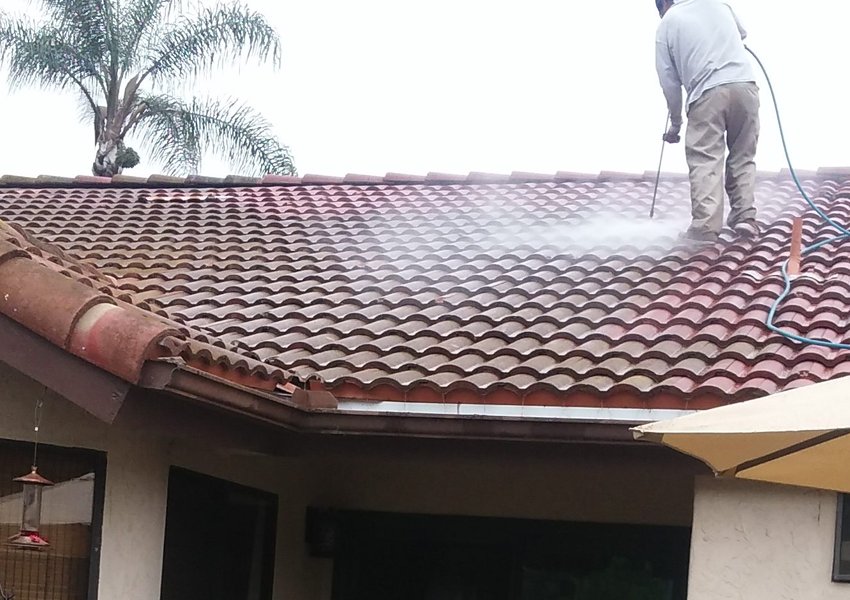 Slide of Alfredo's Roofing