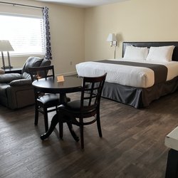 University Inn at Duke - Guest room