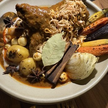 Lalyn - Lamb Shank Massaman - Thai Near Me - New York, New York