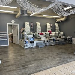 V Nail And Beauty - Pedi chairs
