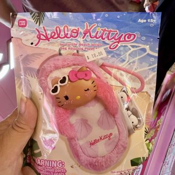 Hello Kitty - bag charm for my AirPods - Pop-up Shops Near Me - Honolulu, Hawaii Hello Kitty - bag charm for my AirPods - Pop-up Shops Near Me - Honolulu, Hawaii