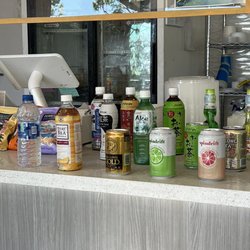 Poke U & Me - Big selection of cold teas in the refrigerator