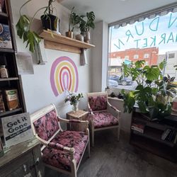 Dundurn Market - Cute area, also has tables, to enjoy a coffee or tea and just catch a breath
