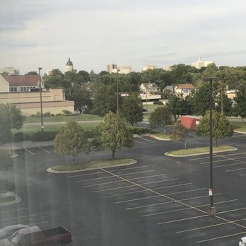 Capitol Plaza Hotel Topeka - Hotels Near Me - Topeka, Kansas