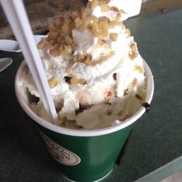 Sundae! Enormous Sundae! Enormous