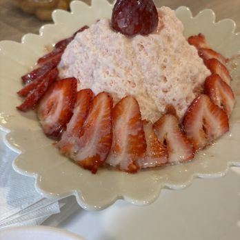 BBQ 21 - Strawberry bingsoo - Korean Near Me - Fairfax, Virginia BBQ 21 - Strawberry bingsoo - Korean Near Me - Fairfax, Virginia