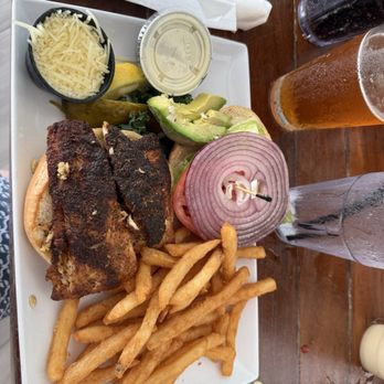 Lazy Days Restaurant - Famous fish sandwich - Seafood Near Me - Islamorada, Florida