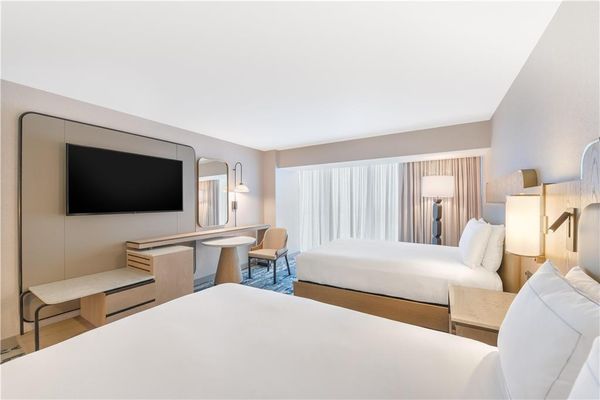 Hilton Anaheim by null