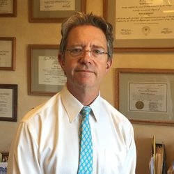 Eureka Square Chiropractic - Award-winning chiropractor, Dr. Kenneth A. Thomas.