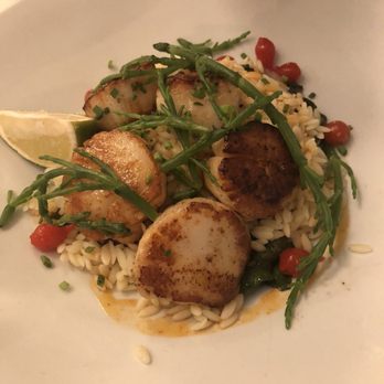 Lézard Café - Escalopes (pan-seared scallops) - Cafes Near Me - Paris, 75 Lézard Café - Escalopes (pan-seared scallops) - Cafes Near Me - Paris, 75
