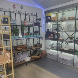 Divine Culinary - Shop with baked goods, gifts, oils, healing ointments, jewelry, and organic vegetables