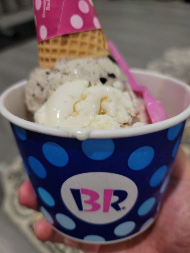 BASKINROBBINS Updated September 2024 70 Photos & 88 Reviews 19465 Brookhurst St