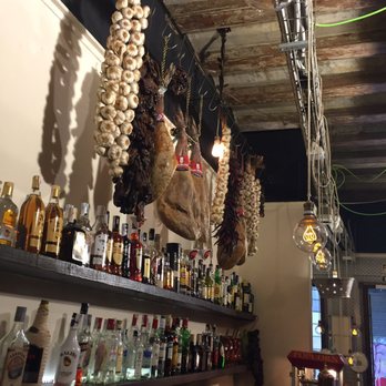 Miño - The bar area great for a quick stop or a longer stay - Seafood Near Me - Barcelona, B Miño - The bar area great for a quick stop or a longer stay - Seafood Near Me - Barcelona, B
