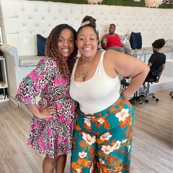 Soak & Polish Nail Bar