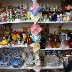 Antiques On Main - One of the 1st floor vendors with a nice display of "smalls".