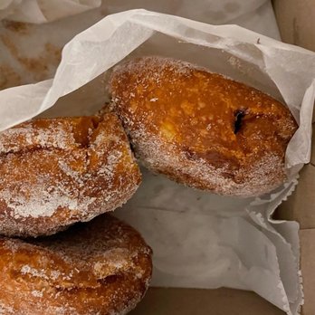 Leonard's Bakery - Malasadas - Bakeries Near Me - Honolulu, Hawaii Leonard's Bakery - Malasadas - Bakeries Near Me - Honolulu, Hawaii