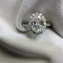 Greenleaf Diamonds - Lots of choices in Engagement rings!