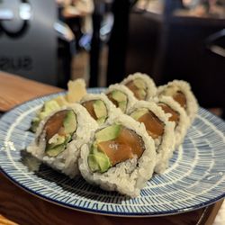 Gozen - Salmon avocado roll