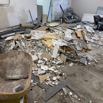 Simple Solutions Junk Removal - Demo removal - Junk Removal & Hauling Near Me Simple Solutions Junk Removal - Demo removal - Junk Removal & Hauling Near Me