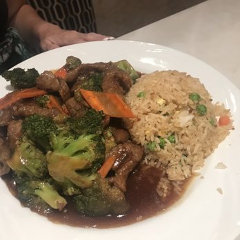 Café Milano - Beef broccoli with fried rice - American Near Me - Reno, Nevada Café Milano - Beef broccoli with fried rice - American Near Me - Reno, Nevada