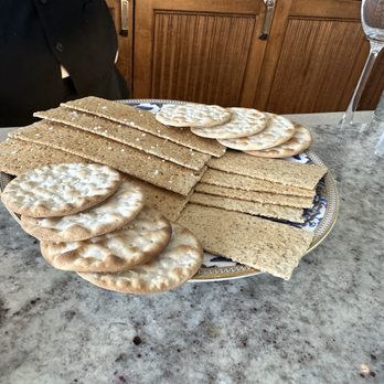 The Carriage House - Crackers - New American Near Me - Mackinac Island, Michigan