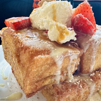 Honeybear Cafe - Churro French Toast - Breakfast & Brunch Near Me - Chicago, Illinois