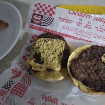 Rally's - This is the double cheeseburger I was given. They should be ashamed. - Fast Food Near Me - Elyria, Ohio Rally's - This is the double cheeseburger I was given. They should be ashamed. - Fast Food Near Me - Elyria, Ohio