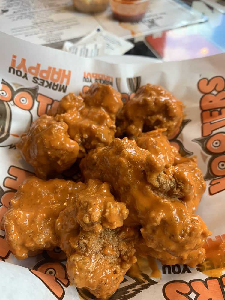 Hooters