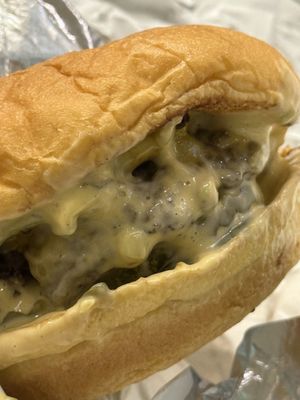 M Burger by null