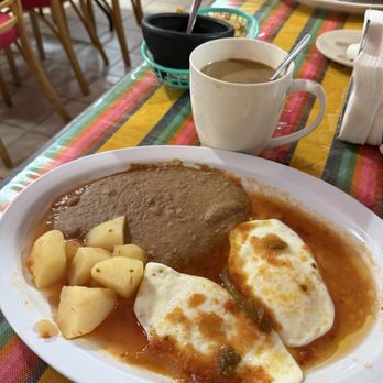 La Casa Bakery and Cafe - Mexican Near Me - Houston, Texas