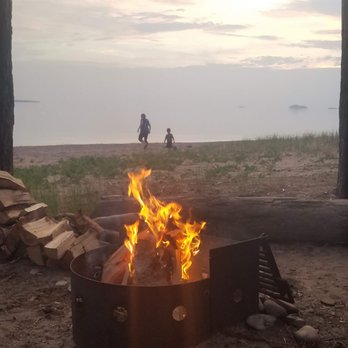 Agawa Bay Campground - Fire side! - Campgrounds Near Me - Algoma District, Ontario