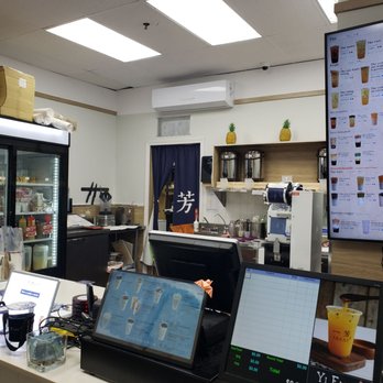 Yi Fang - a counter with a laptop and a monitor - Bubble Tea Near Me - Montreal, Quebec Yi Fang - a counter with a laptop and a monitor - Bubble Tea Near Me - Montreal, Quebec