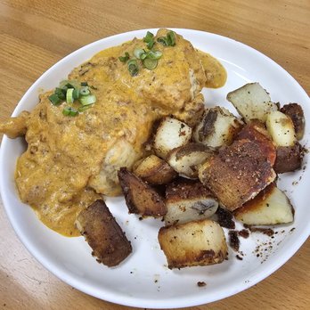 Brunch - Biscuits and gravy with house potatoes - Breakfast & Brunch Near Me - Paso Robles, California