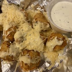 8-piece garlic parmesan boneless wings w/ Ranch dressing $7.99 (10/9/2022)