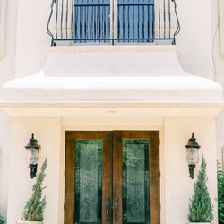 The Wildwood Inn - Front entrance
