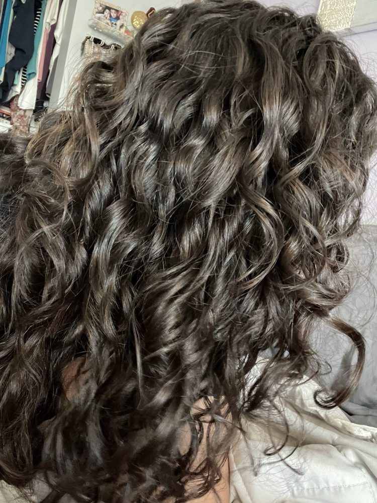 Mark Ellis Ouidad Salon Logo