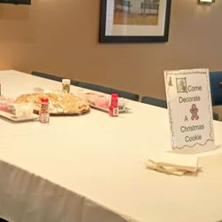 Comfort Suites Linn County Fairground And Expo - Christmas cookie decoration station