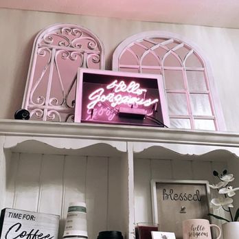 Lash and Wax OC - Lobby area - Spray Tanning Near Me - Bend, Oregon
