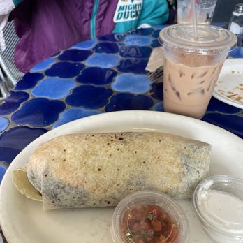 Heirloom Bakery - Breakfast burrito and raspberry latte - Bakeries Near Me - South Pasadena, California