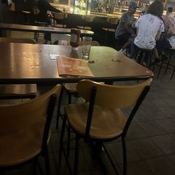 Buffalo Wild Wings - Uncleared table