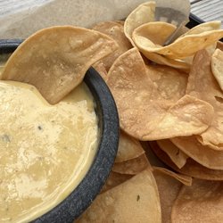 Mr Chingon - Queso and Chips
