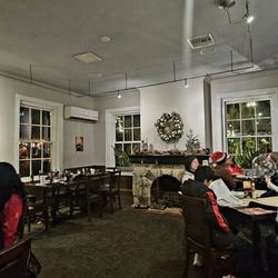 Harry's Seafood Bar & Grille - Our dining room