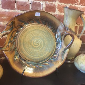 Appalachian Fireside Gallery - oh so pretty hand-thrown pottery dish - Arts & Crafts Near Me - Berea, Kentucky
