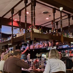 Impudent Oyster - The bar area on a Wednesday in mid-October, 7pm (: