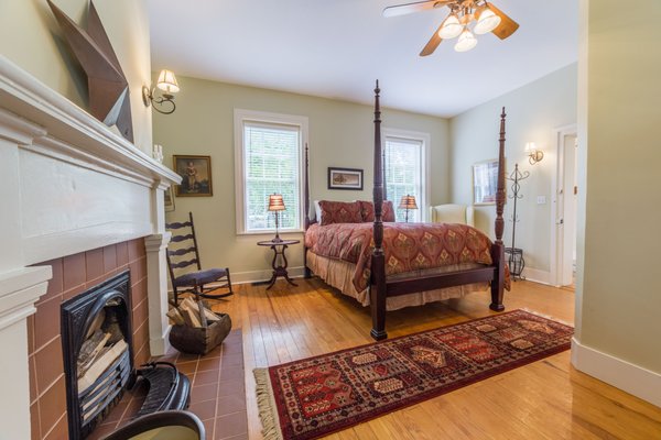 Bourbon Manor Bed & Breakfast Inn, a Bardstown Boutique Hotel by null