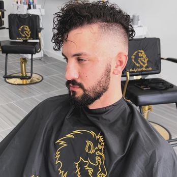 Manely Cuts & Blowouts - Men's Hair Salons Near Me - Chicago, Illinois Manely Cuts & Blowouts - Men's Hair Salons Near Me - Chicago, Illinois