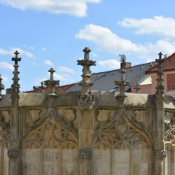 Vínotéka u sv. Barbory - If you see this fountain in the middle of the road, you are there.