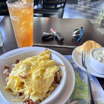 High Tide Restaurant - Meat Lovers Skillet - Seafood Near Me - Key Largo, Florida