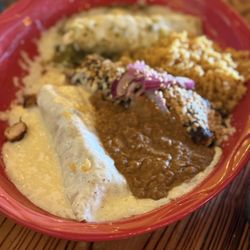 Mexichido Bar & Grill - Enchilada trio