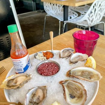 Liv's - Oysters - Seafood Near Me - Long Beach, California